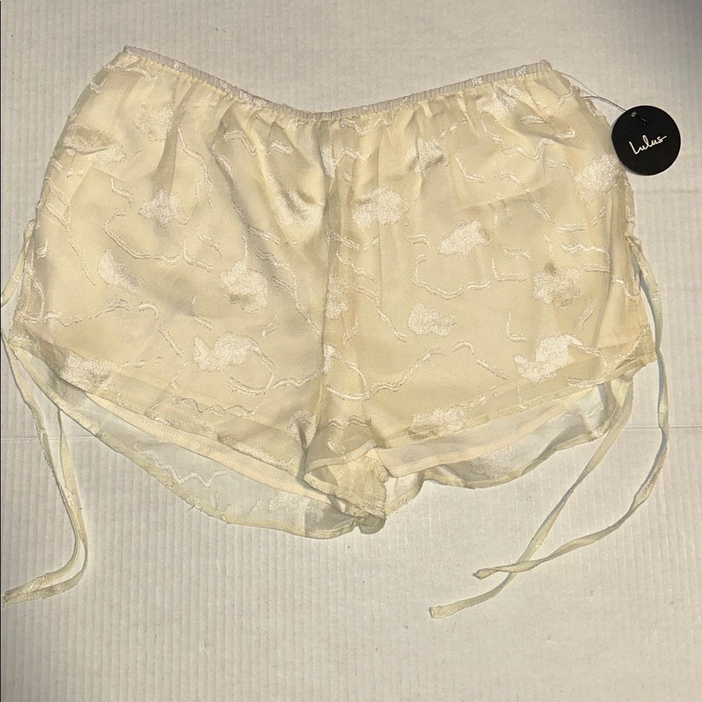 Lulu's Cream Ivory Sheer Lace Shorts Size Medium NWT